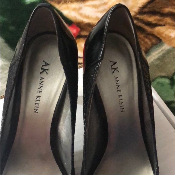 Anne Klein shoes. Heels - Picture 5 of 9